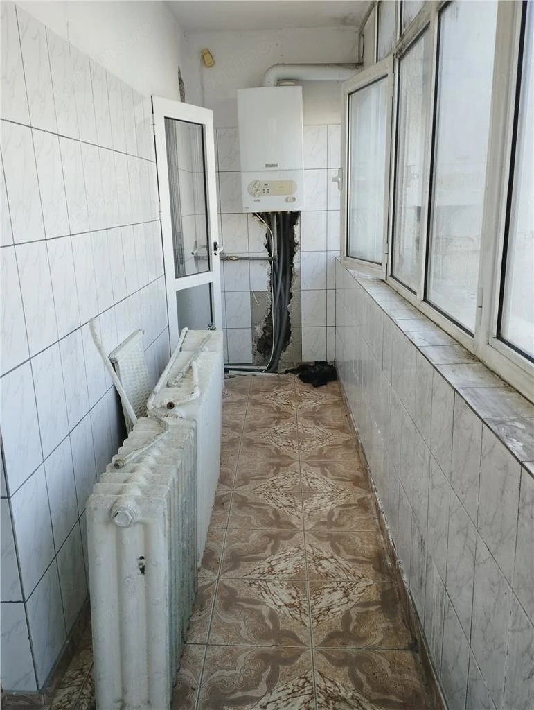 3 camere decomandate Republicii