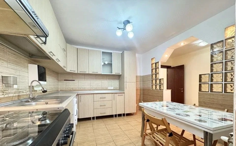 Vanzare Apartament 3 camere  74 mp, bloc reabilitat, et 4/10 Șoseaua Alexandriei