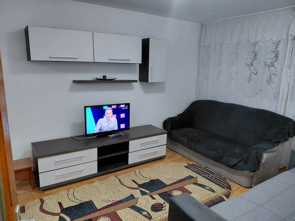 Închiriez apartament cu 2 camere 
