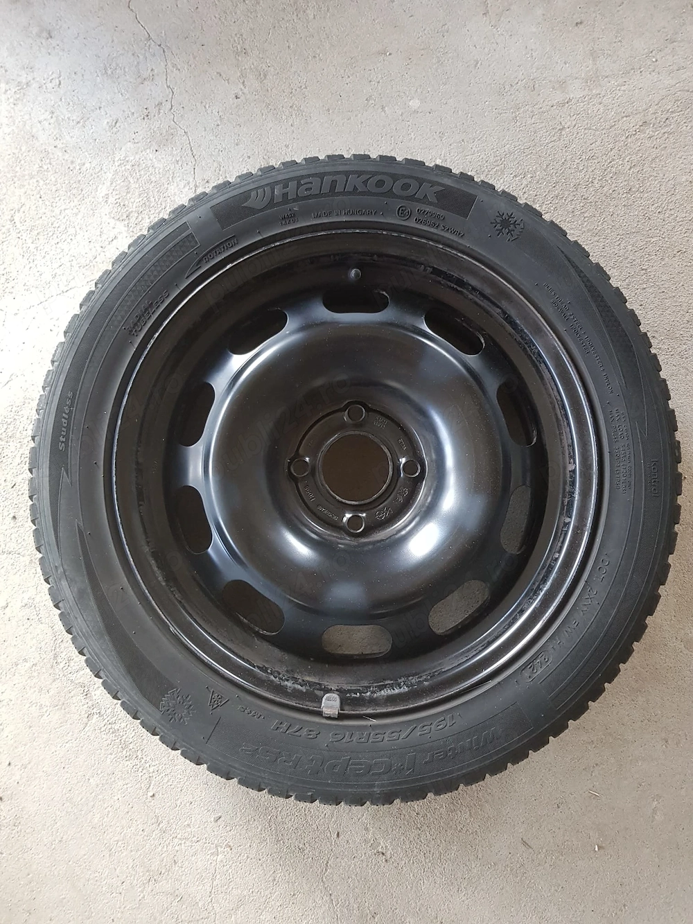 Set anvelope Hankook de iarna si jante de tabla 195/55R16