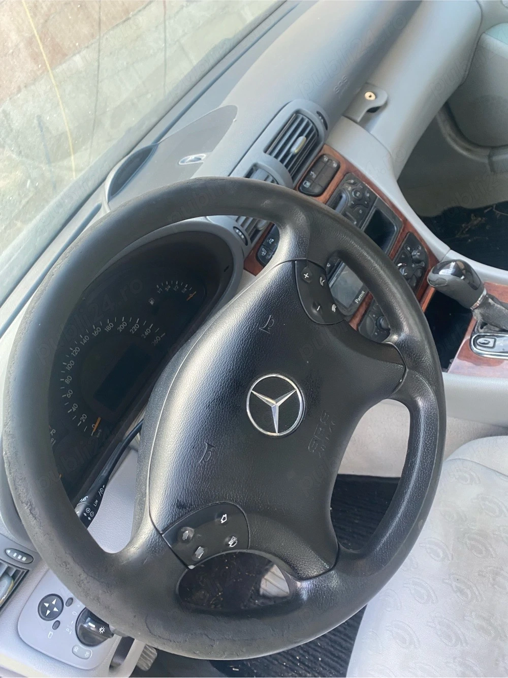Dezmembrez Mercedes c180 kompressor an 2004