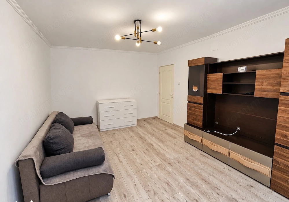 Renovat. Etaj 3. Centrala proprie. Zona Girocului.