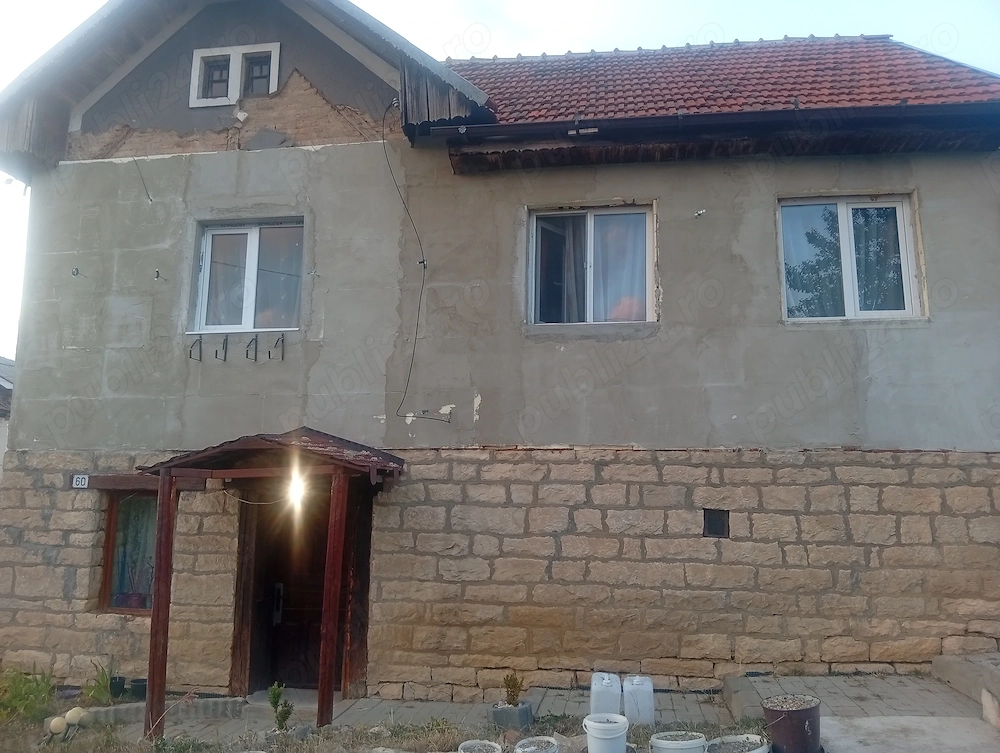 Vând casă în Dumbrava 