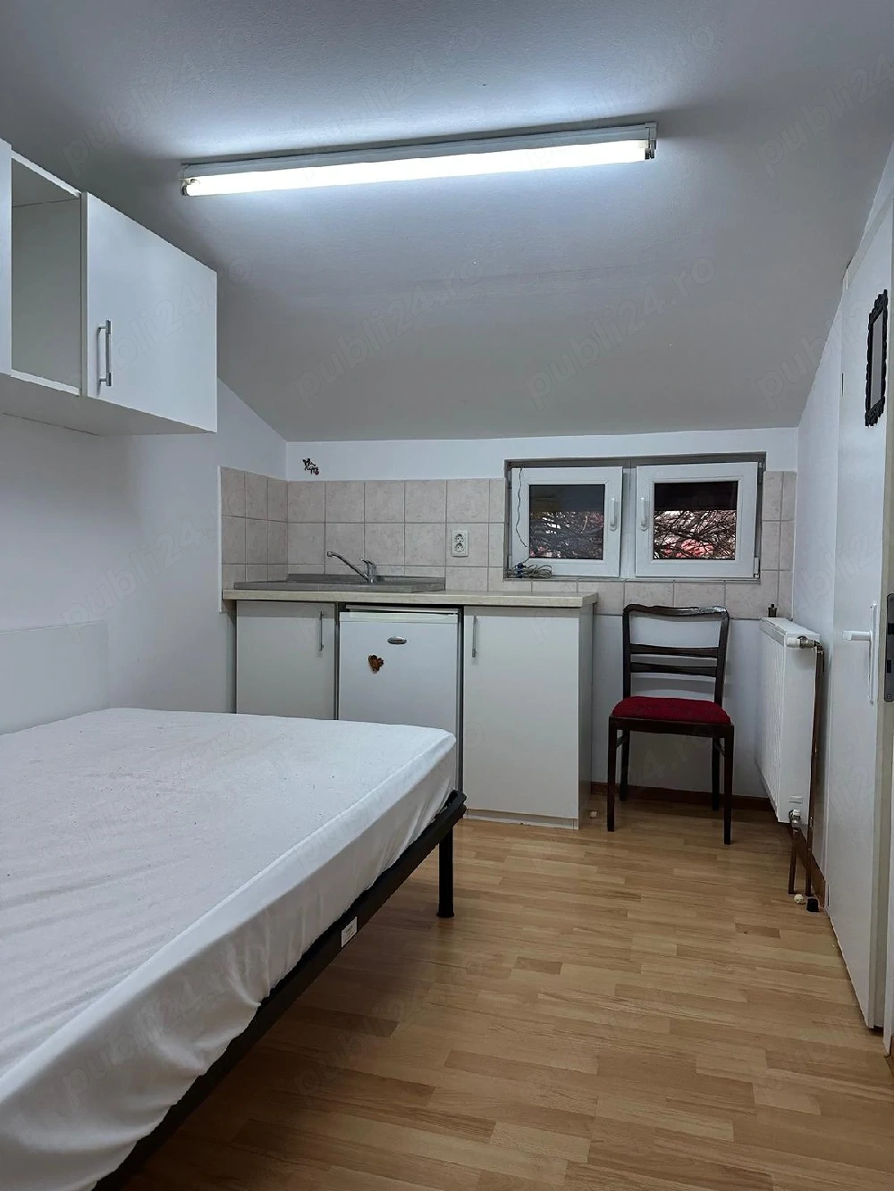 180 E, Chiar în Complexul Studențesc, Garsoniera Mobilata Decent Utilata, Libera,Merita Văzuta !!!