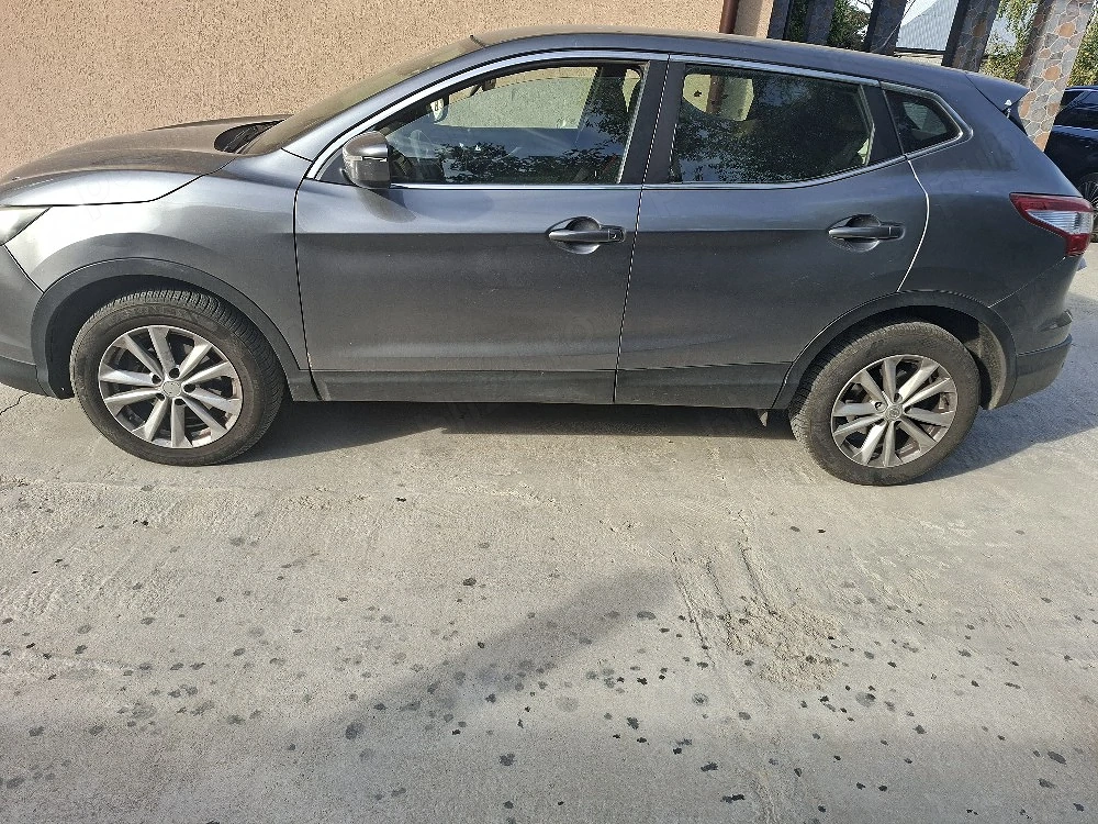 Vand Nissan qashqai urgent