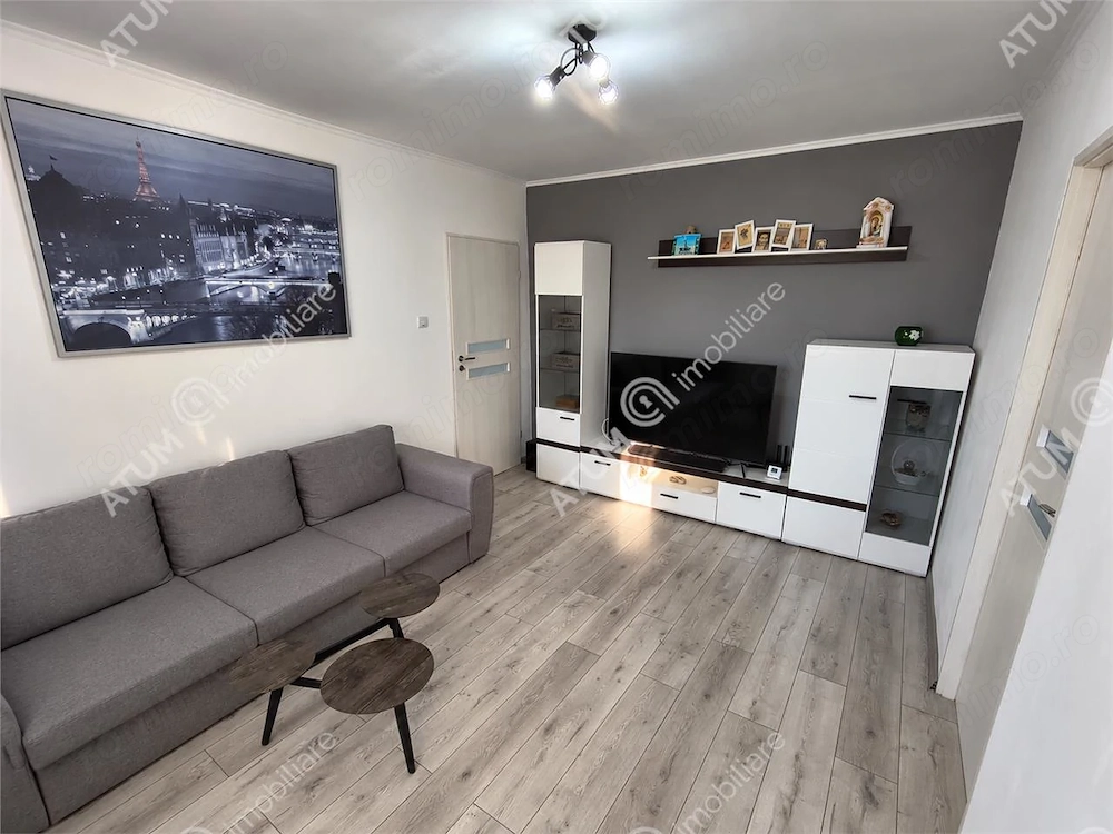 De vanzare apartament cu 2 camere si balcon in Sibiu zona Ciresica