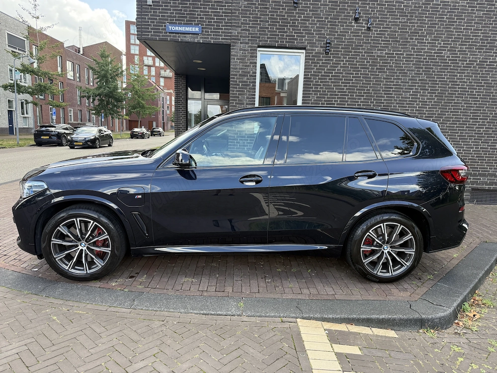 BMW X5 xDrive45e M Sport | 100 KM electric | Factură cu TVA 