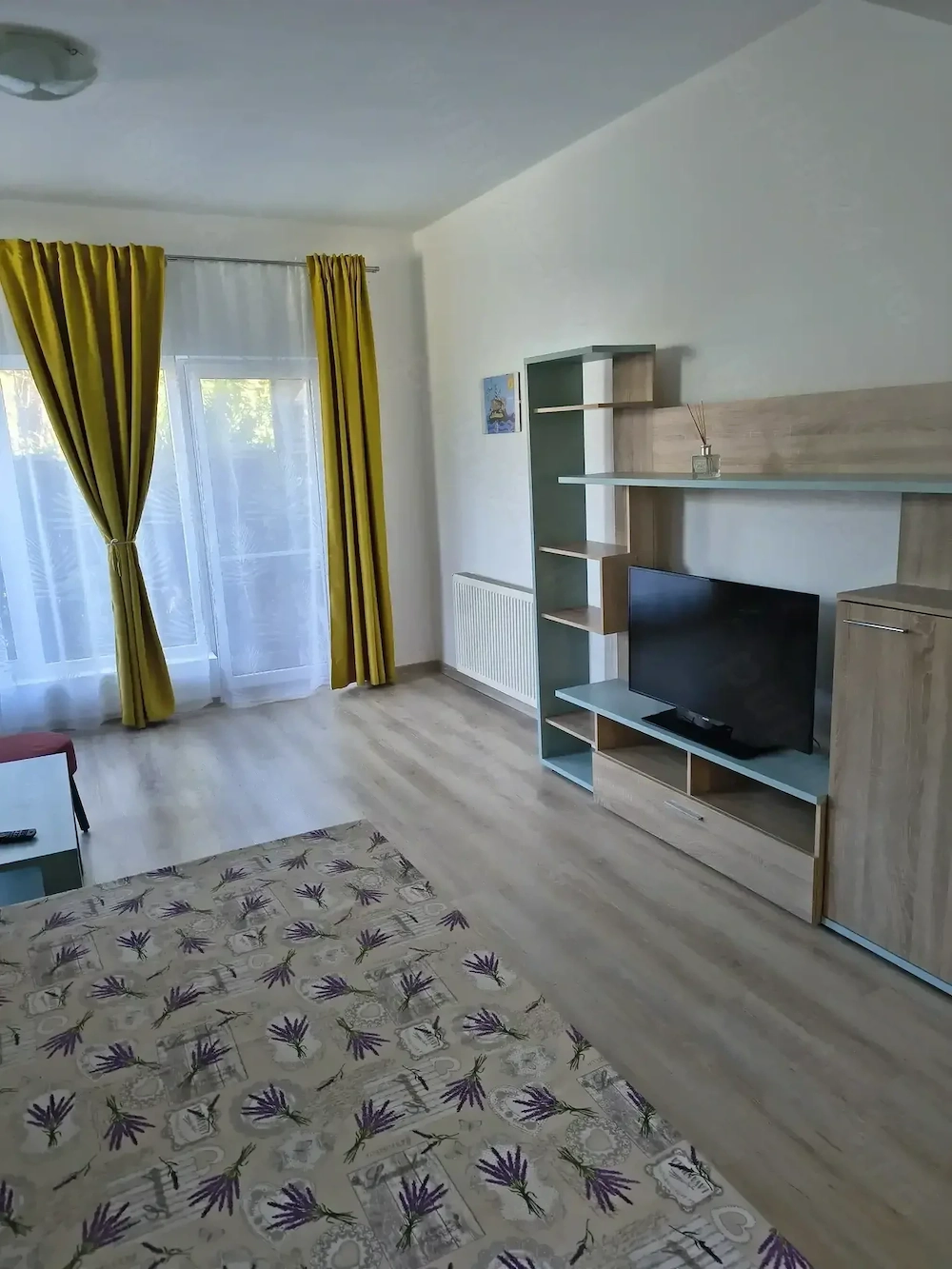 Particular vând apartament 2 camere în imobil casă vilă, parter înalt, construcție 2011, mobilat .