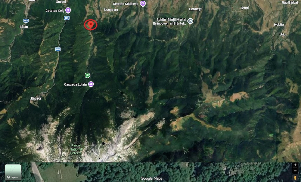 Teren spectaculos în CÂRNIC - RETEZAT | 1.560 mp | RÂU, IZVOR propriu, acces ASFALTAT, PANORAMĂ