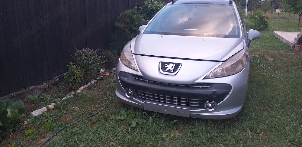 Vind peugeot207 sw 1.6litri benzina 120 cai fabricatie 2008.