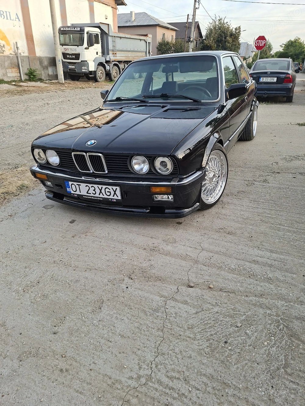 Proprietar, vând masina colectie BMW 318, an 1987