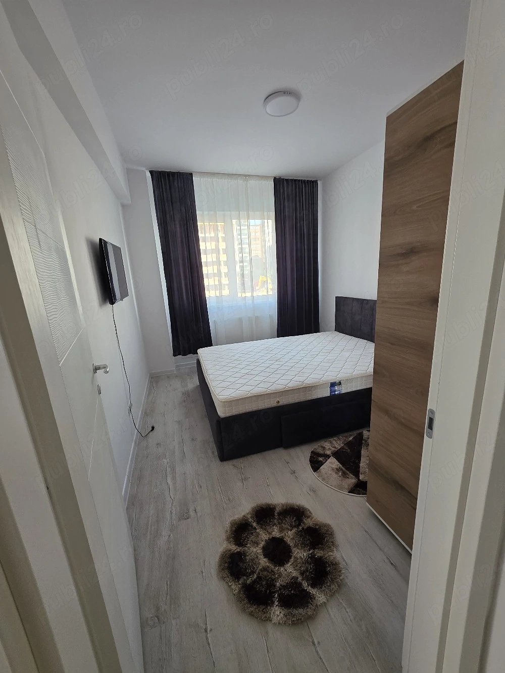 Închiriez apartament cu 2 camere 