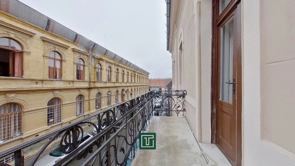 Apartament cu personalitate cu 2 camere cu terasă în centrul Aradului