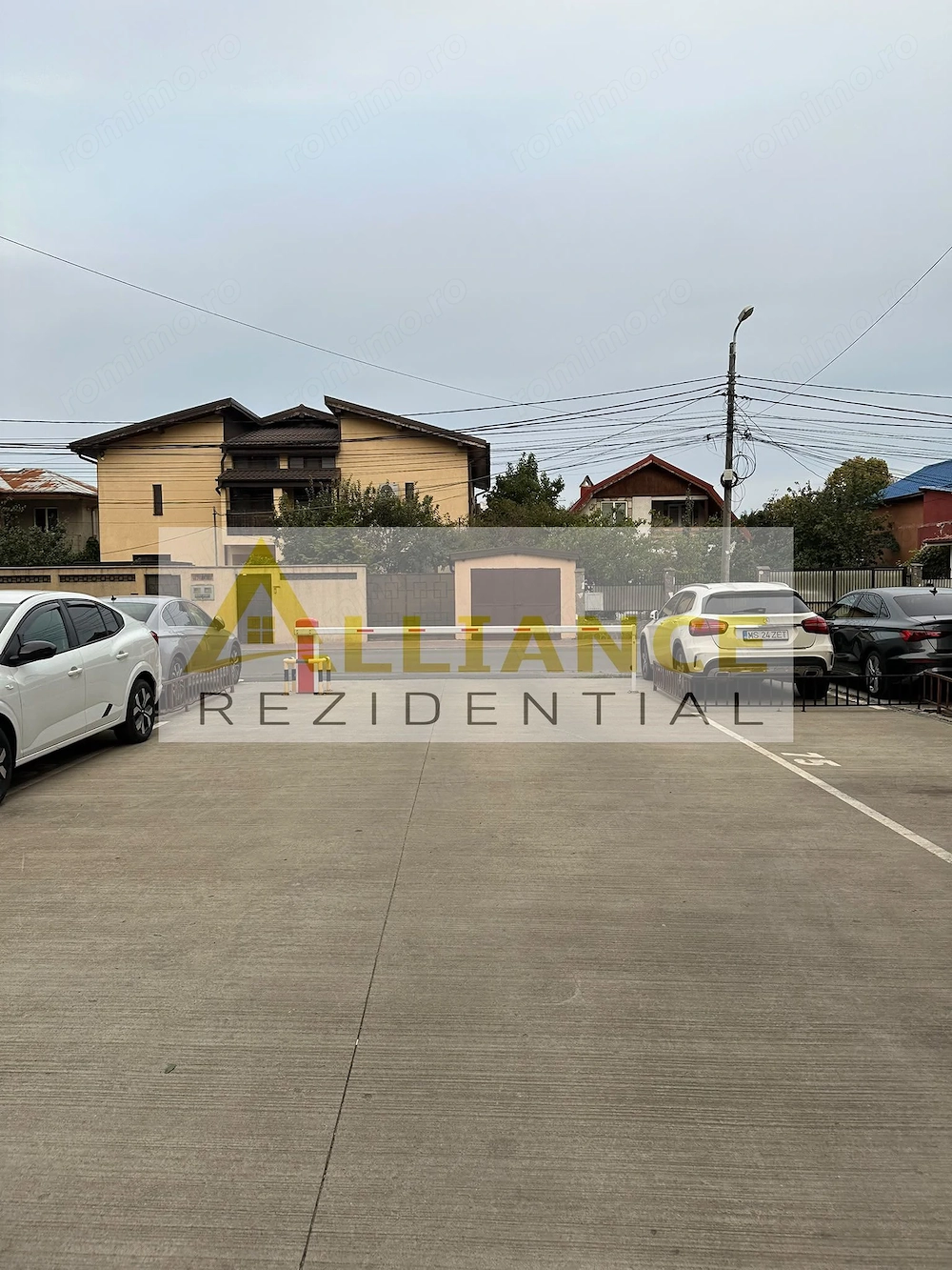 3 camere | 75,54 mp | 2 bai | Metrou 1 Decembrie–10 minute | 2 parcari