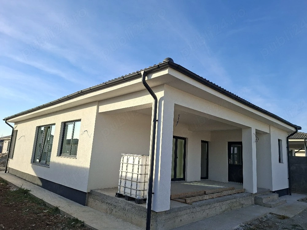 Persoană fizică vând casă nouă cu planșeu de beton în Santandrei Oradea Bihor 