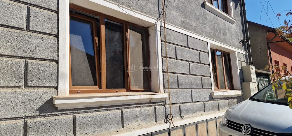 Resita Casa in Duplex Zona Judecatorie Comision 0% Cumparator