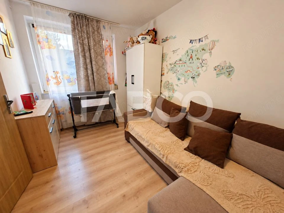Apartament de vanzare 2 camere balcon Mihai Viteazul etaj 4