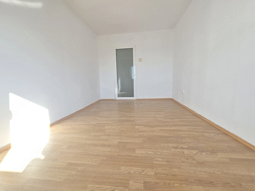 Apartament cu 2 camere decomandate   curat, luminos și pregătit pentru amenajare după propriul gust!
