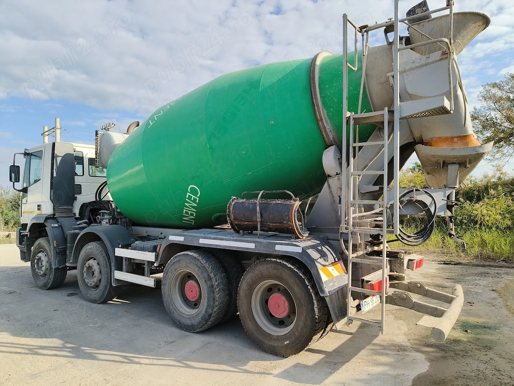 Autobetoniera Iveco traker 