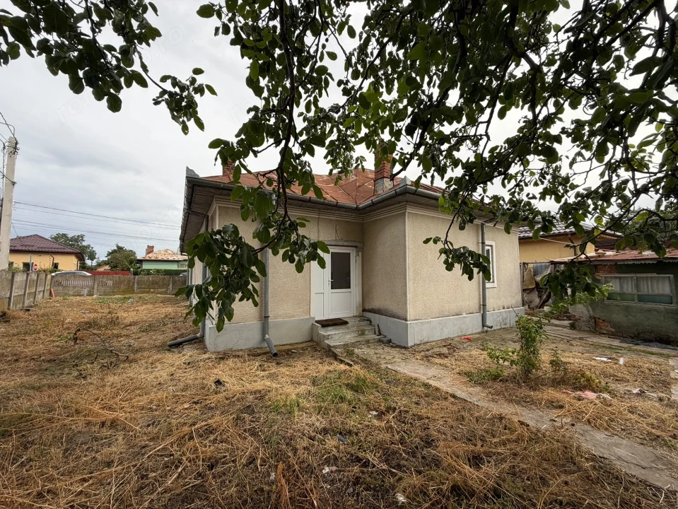 Casa cu teren de 754 mp si dubla deschidere, de vanzare in Carcea