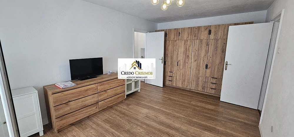 Vand apartament 2 cam cf 1 semidec etaj intermediar ovandari