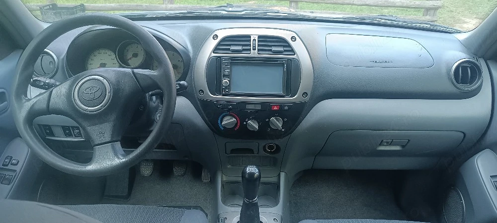 Vând Toyota RAV4 