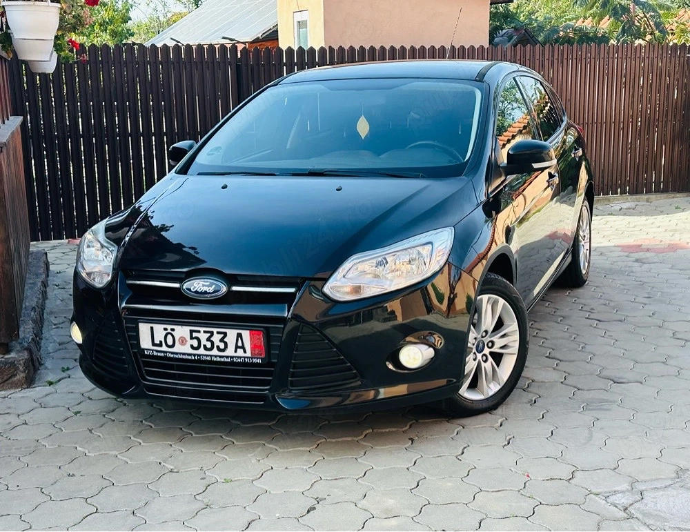 Ford Focus Hatchback-1.6 benzina clasic-2011-Impecabila-Import Germania