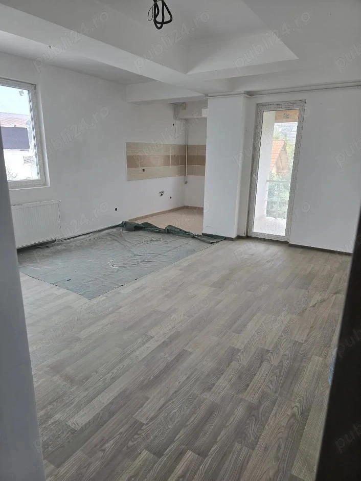 De vanzare 2 camere in bloc NOU in Tractoru cu parcare inclusa