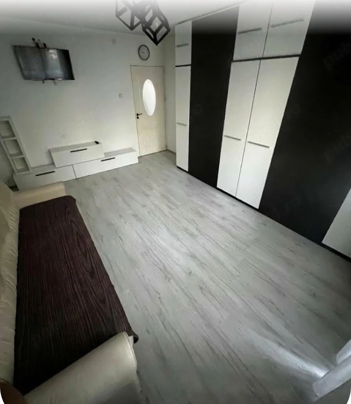 Proprietar inchiriez apartament 2 camere, etaj 1, centrala, renovat