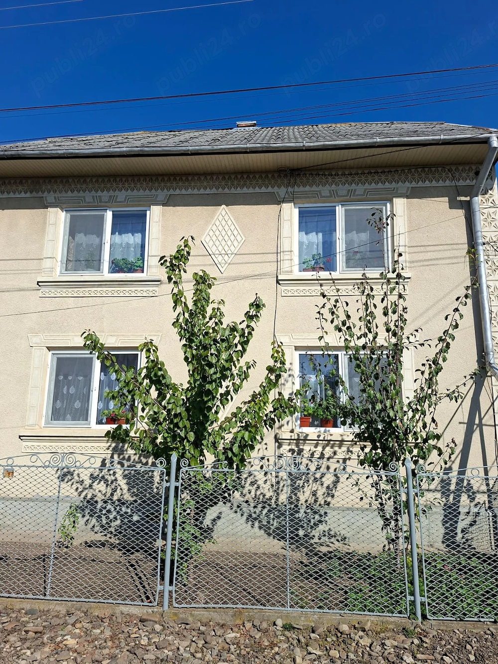 Vând casă în Suceava