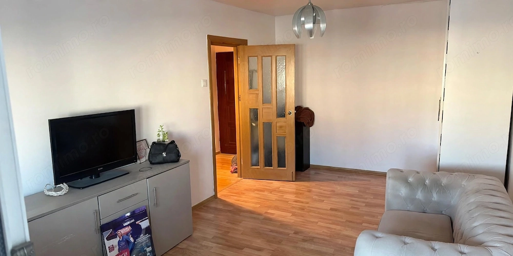 Vanzare Apartament 2 camere, 50 mp, decomandat – la 10 m de Metrou Raul Doamnei