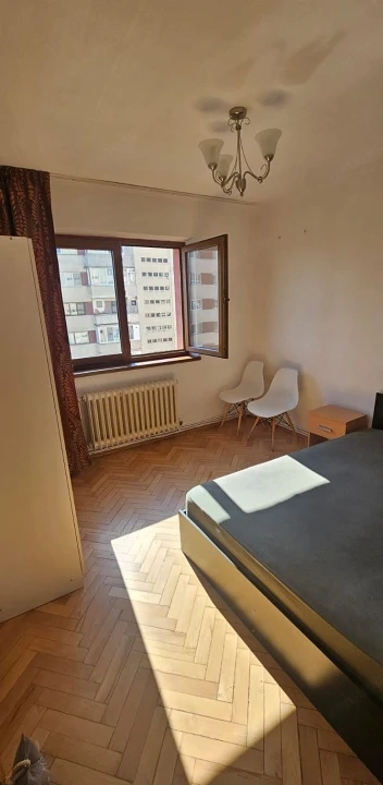 Apartament 3 camere, etaj intermediar, cartier Grigorescu