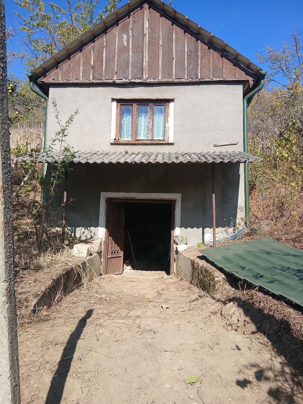 casa cu pivnita