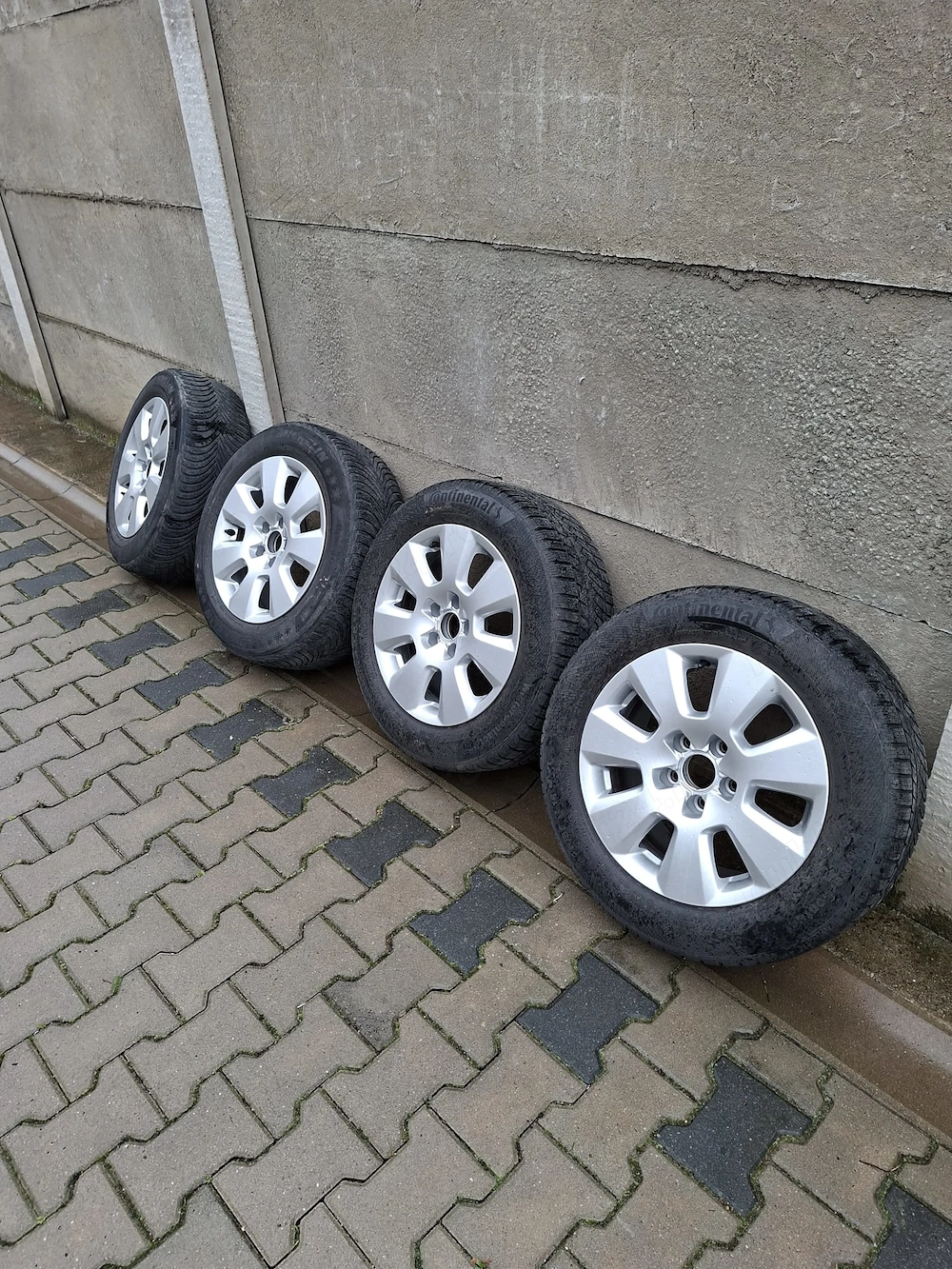 Roți complete jante Audi 225/55 R16