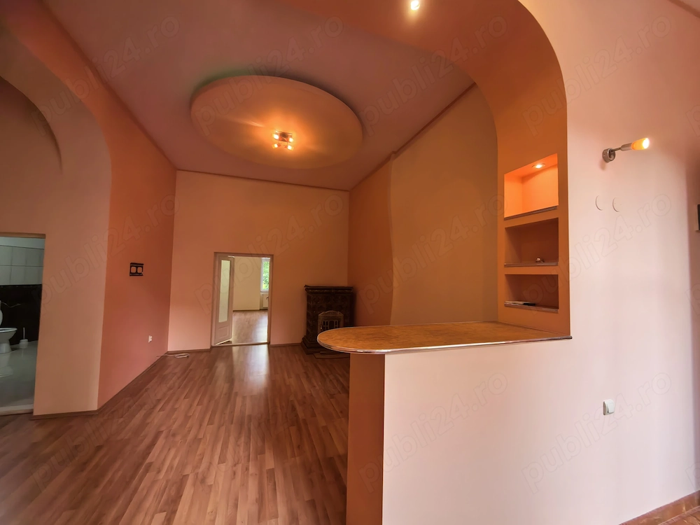 Apart 3 camere etaj 1 la KM 0 - Primaria Arad