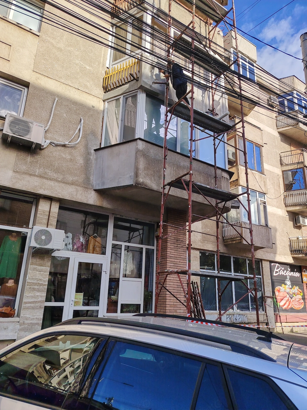 Sc executa lucrări de constructi