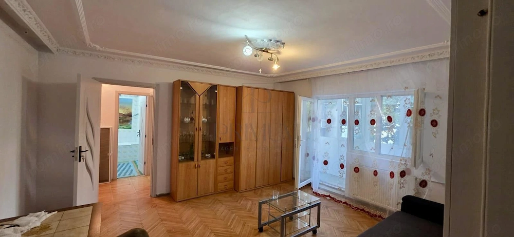 Aradului, 2 Camere, Etaj 1, Semidecomandat