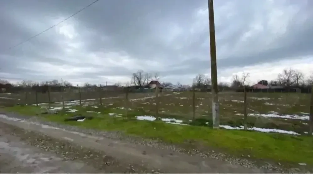 De vanzare teren cu proiect de casa autorizat!