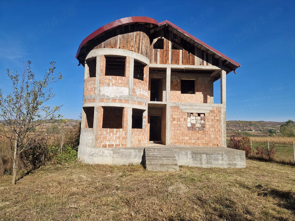 Casa de vanzare Poiana com Livezi jud Bacău 