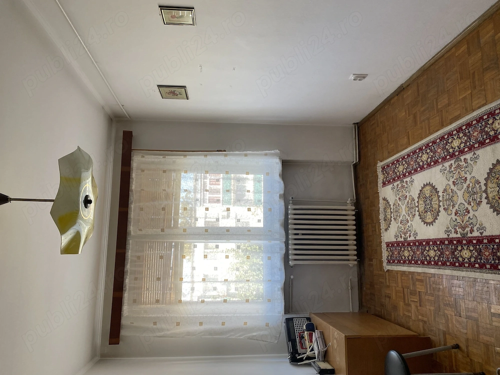 De închiriat apartament 3 camere semidecomandat, complet utilat,  et 4, 2 balcoane, 300 Eu, negociab