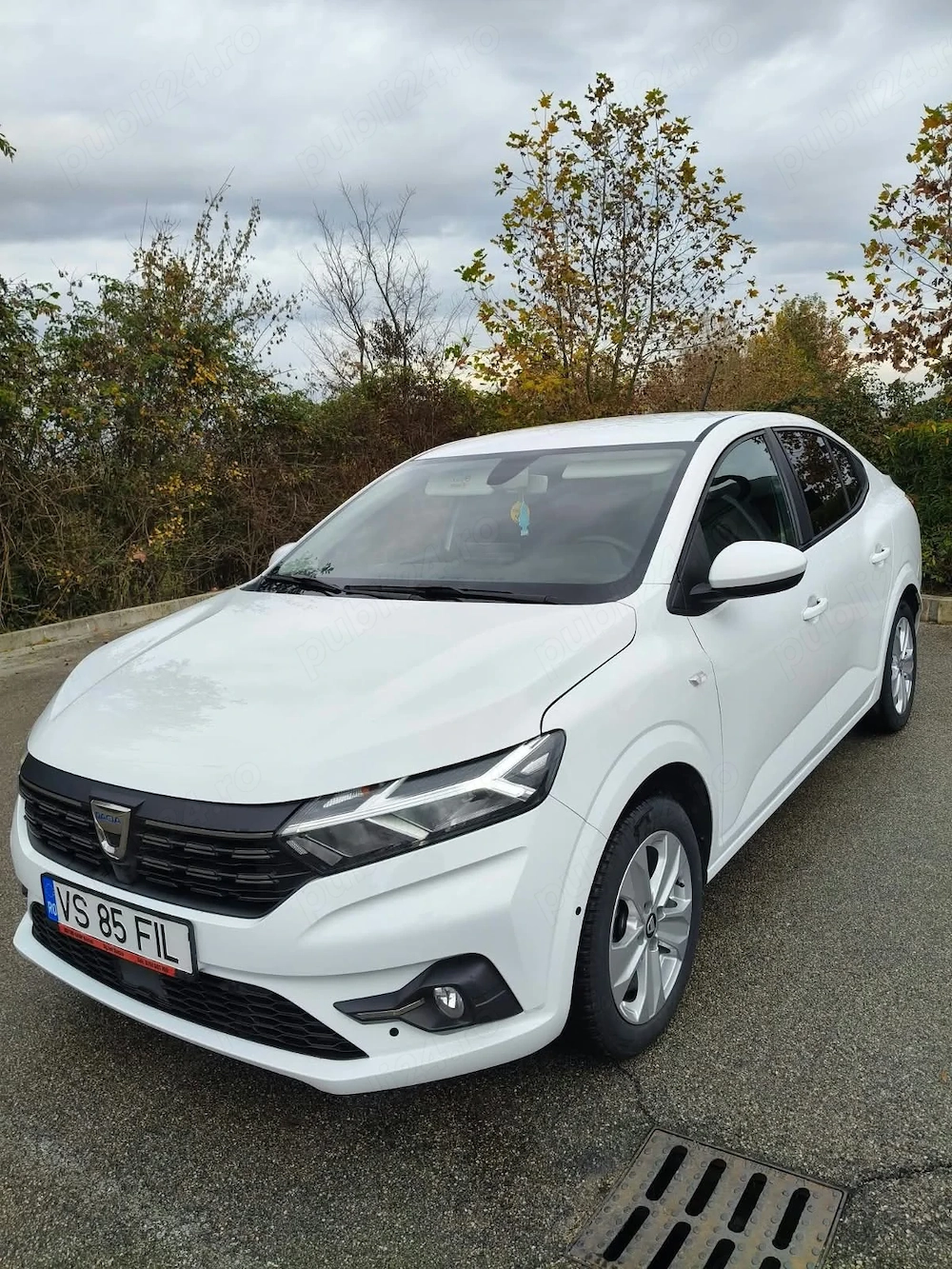 Logan 2022 gaz-benzina cu toate dotările și jantele separat