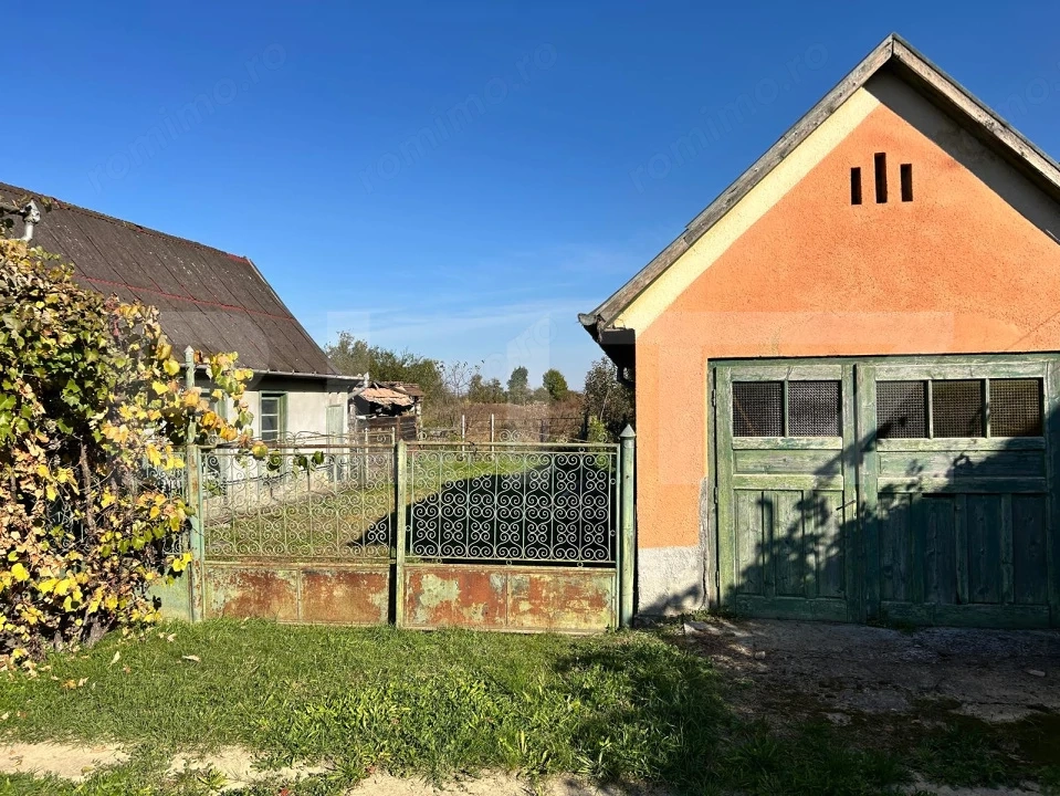 Casa de vanzare in satul Murgesti, comuna Acatari