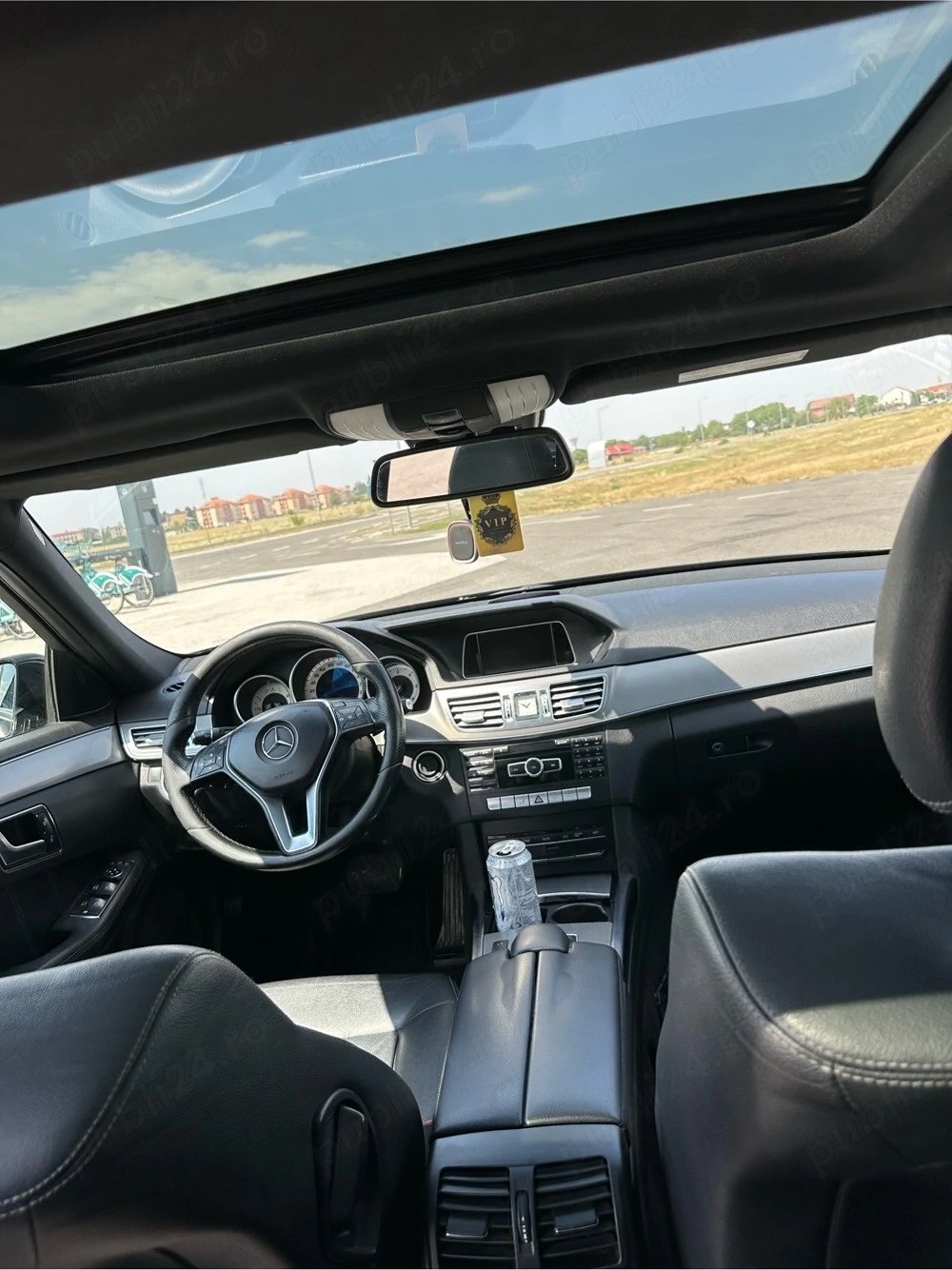 Vand sau schimb mercedes e class 2013