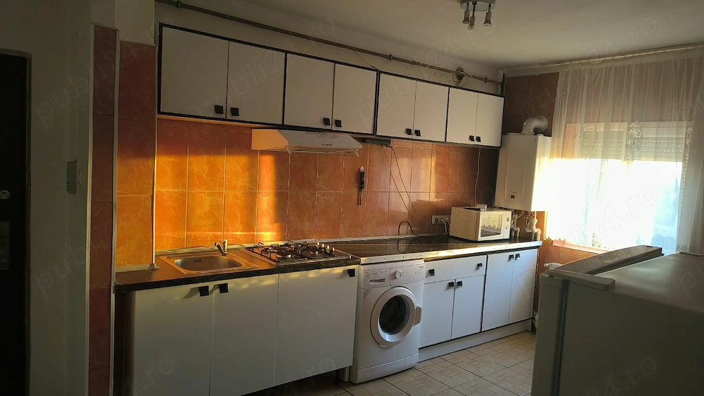 Apartament 3 camere (posibilitate 4 rooms open-space)   Zona Complex Studențesc   FC Ripensia