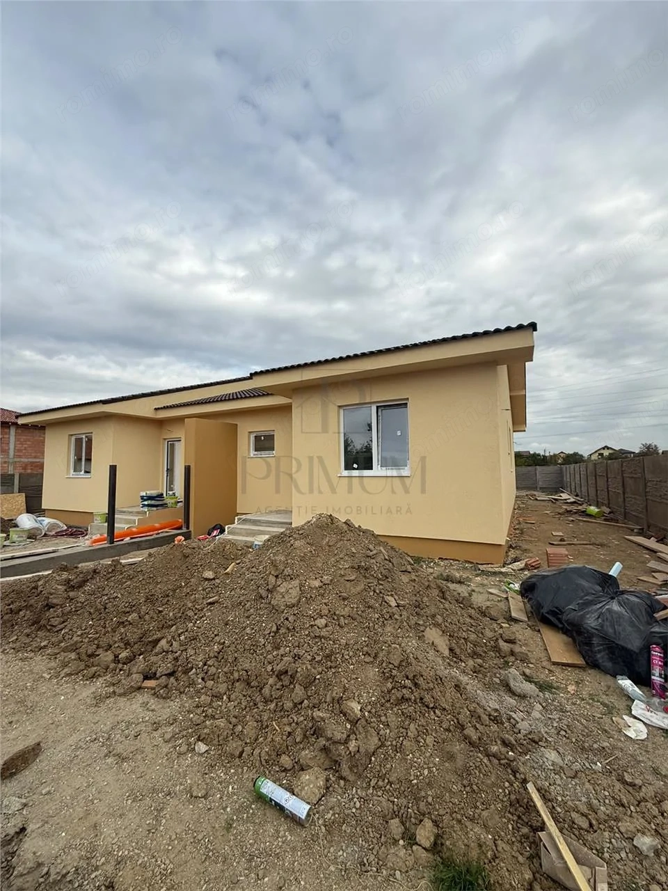 Duplex modern pe parter, cu toate utilit #259; #539;ile – Mo #537;ni #539;a Nou #259;