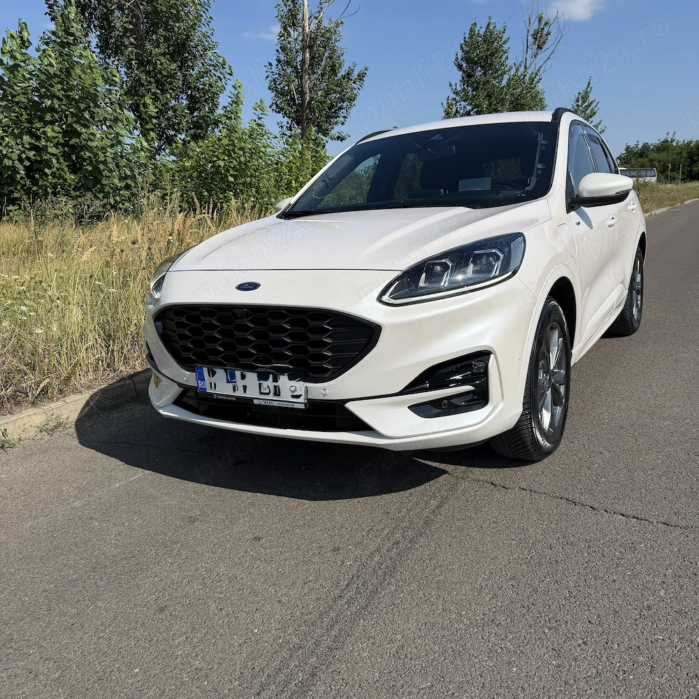 Ford Kuga PHEV 2.5L an 2023 STX-Line