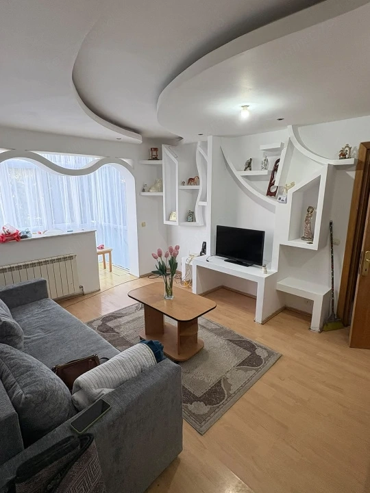 Apartament 3 camere, 60 mp, zona Craiovița Nouă 