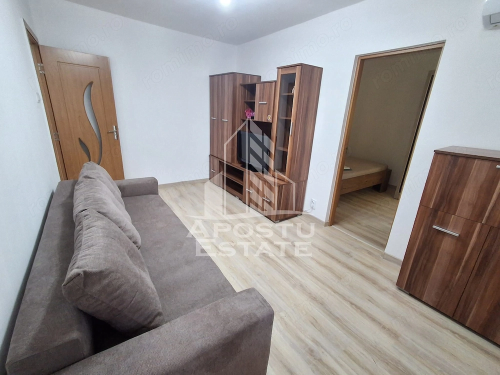 Apartament cu 2 camere de închiriat- centrala proprie, în Complex.