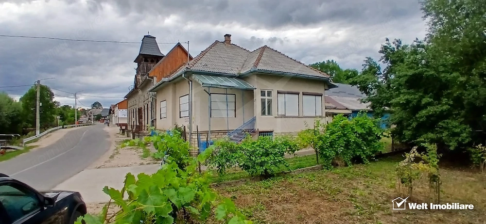 Casa in Manastireni-Cluj, teren generos, apa de la retea si fantana proprie