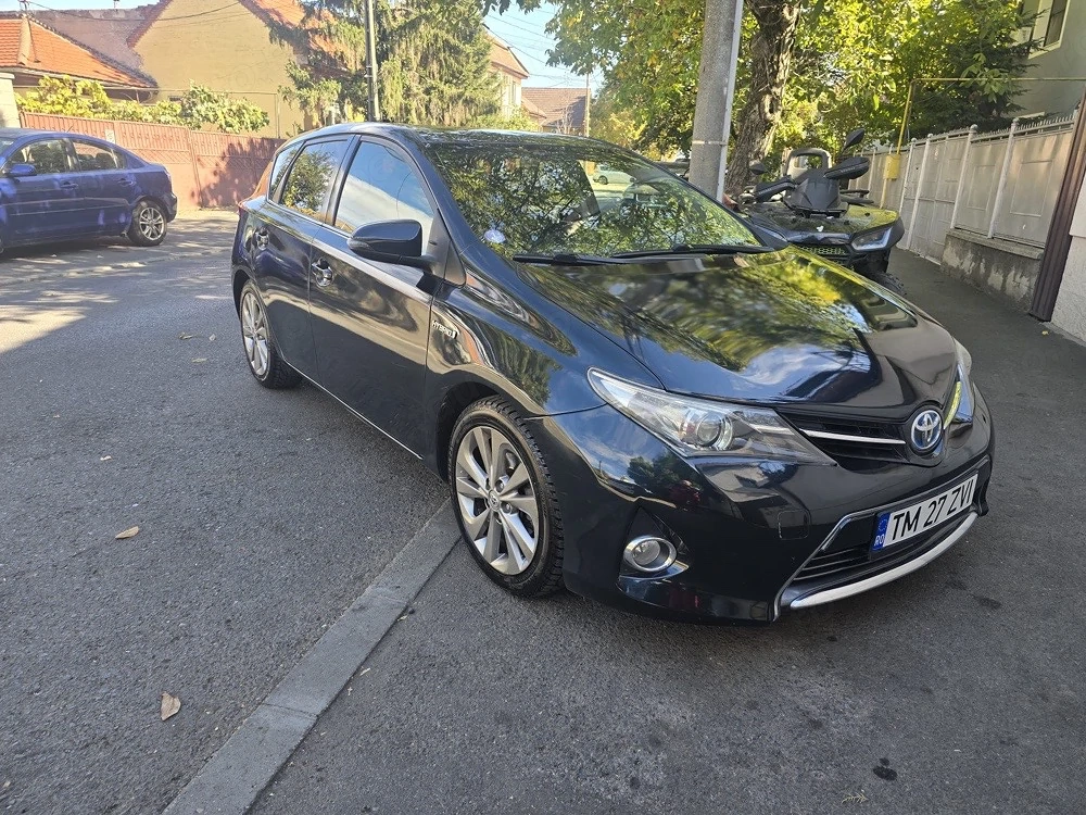 toyota auris 2014